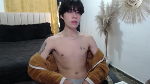 Snapshot of elio_collem chatting on 09/23/25, 01:08 ELIO online show from 09/23/25, 01:08