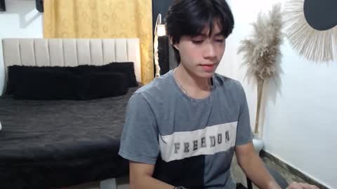 Snapshot of elio_collem chatting on 03/16/26, 04:07 ELIO online show from 03/16/26, 04:07