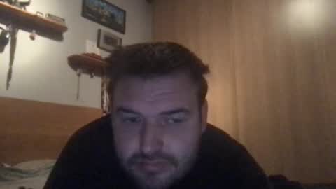 Snapshot of eliot26 chatting on 12/27/24, 06:42 e26 online show from 12/27/24, 06:42