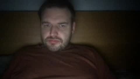 Snapshot of eliot26 chatting on 01/01/25, 01:04 e26 online show from 01/01/25, 01:04