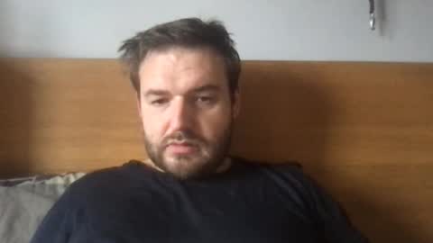 Snapshot of eliot26 chatting on 11/16/25, 10:21 e26 online show from 11/16/25, 10:21