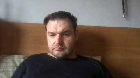 Snapshot of eliot26 chatting on 12/21/25, 01:29 e26 online show from 12/21/25, 01:29