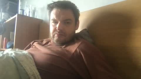 Snapshot of eliot26 chatting on 04/06/26, 10:27 e26 online show from 04/06/26, 10:27