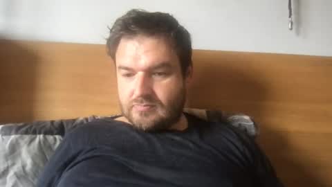 Snapshot of eliot26 chatting on 06/14/26, 10:28 e26 online show from 06/14/26, 10:28