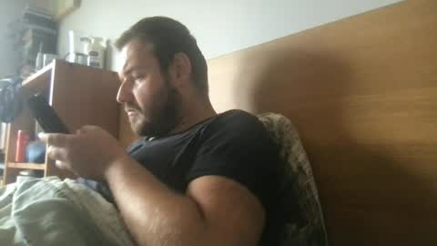 Snapshot of eliot26 chatting on 07/21/26, 11:01 e26 online show from 07/21/26, 11:01
