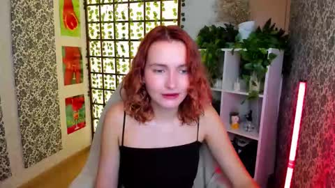 Snapshot of elis_cherry chatting on 09/13/25, 01:49 Elis  online show from 09/13/25, 01:49