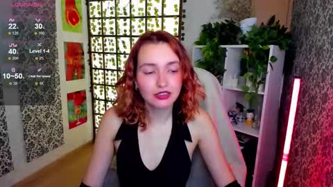 Snapshot of elis_cherry chatting on 09/23/25, 02:03 Elis  online show from 09/23/25, 02:03
