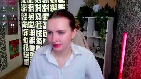 Snapshot of elis_cherry chatting on 10/20/25, 02:01 Elis  online show from 10/20/25, 02:01