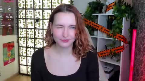 Snapshot of elis_cherry chatting on 10/25/25, 02:19 Elis  online show from 10/25/25, 02:19
