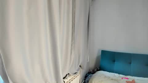 Elis online show from 09/11/25, 01:39