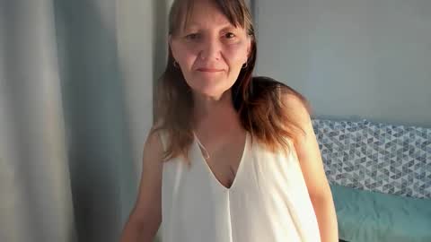 Elis online show from 10/21/25, 12:33