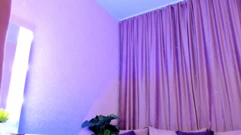 Elizabeth online show from 01/30/25, 06:03