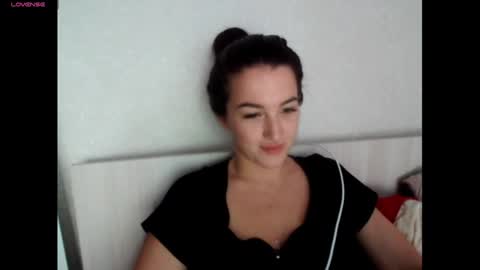 elisa_dove208 online show from 09/24/25, 04:05