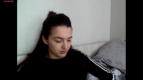 elisa_dove208 online show from 11/22/25, 08:35