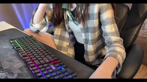 Snapshot of elisa_north chatting on 01/28/25, 07:43 Elisa North online show from 01/28/25, 07:43