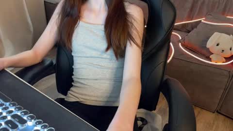 Snapshot of elisa_north chatting on 02/18/25, 07:10 Elisa North online show from 02/18/25, 07:10