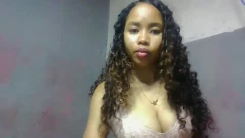 Snapshot of elisabethee chatting on 04/26/26, 06:27 elisabethee online show from 04/26/26, 06:27