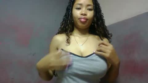 Snapshot of elisabethee chatting on 05/09/26, 12:38 elisabethee online show from 05/09/26, 12:38