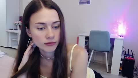 Elis online show from 09/13/25, 02:44