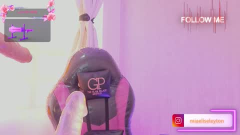 Snapshot of elise_leyton chatting on 09/12/25, 02:50 ELISE LEYTON online show from 09/12/25, 02:50