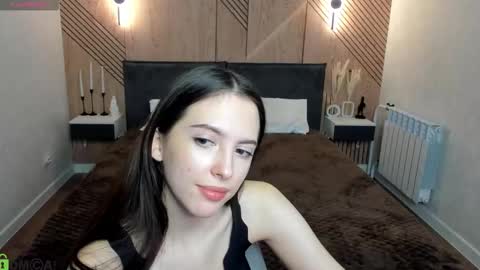 Snapshot of elise_robbie chatting on 03/13/26, 01:23 Elise online show from 03/13/26, 01:23