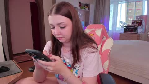 Snapshot of elisejays chatting on 01/17/25, 10:00 Elise    online show from 01/17/25, 10:00