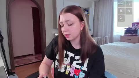 Snapshot of elisejays chatting on 03/03/25, 10:17 Elise    online show from 03/03/25, 10:17