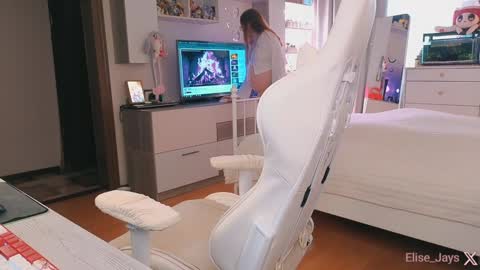 Snapshot of elisejays chatting on 10/24/25, 11:39 Elise    online show from 10/24/25, 11:39