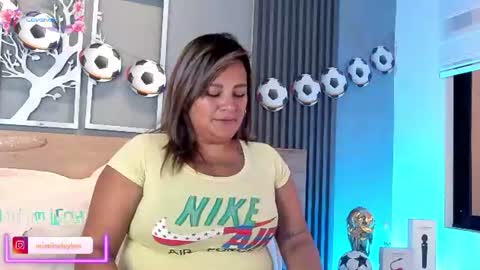 Elise Play Boobs online show from 06/19/26, 06:12