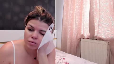 Snapshot of elisetyler89 chatting on 03/20/26, 09:36 Elly online show from 03/20/26, 09:36