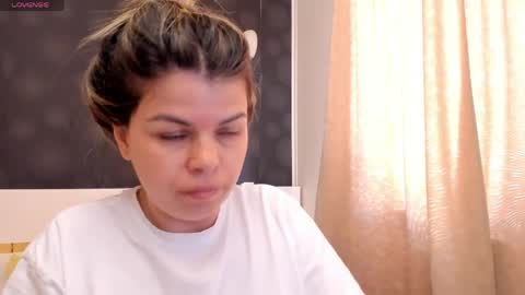 Snapshot of elisetyler89 chatting on 05/11/26, 07:58 Elly online show from 05/11/26, 07:58