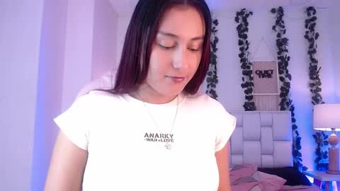 Snapshot of elisevalmont chatting on 04/15/26, 03:46 ELISE online show from 04/15/26, 03:46