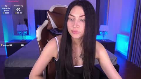Snapshot of elisevelour chatting on 04/29/26, 01:37 elisevelour online show from 04/29/26, 01:37