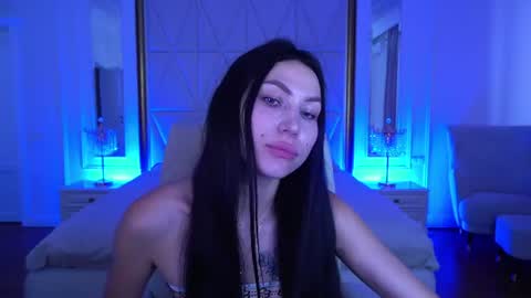 Snapshot of elisevelour chatting on 07/18/26, 12:20 elisevelour online show from 07/18/26, 12:20