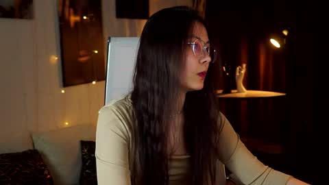 Snapshot of elisonavergarden chatting on 05/16/26, 10:36 Elison online show from 05/16/26, 10:36