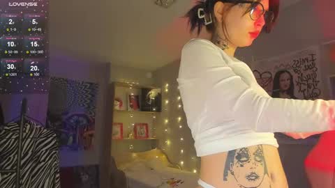 Elizabeth online show from 12/23/24, 01:13