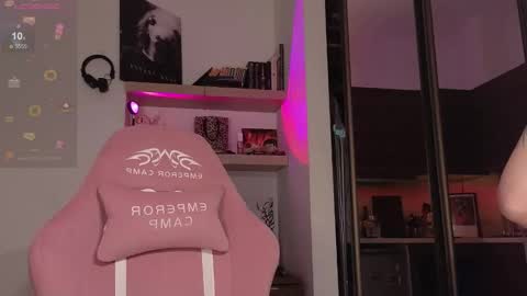 Snapshot of eliza_sadcat chatting on 02/13/26, 03:19 Elizabeth online show from 02/13/26, 03:19