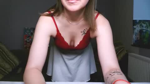 Snapshot of eliza_sin chatting on 12/14/25, 08:20 Elizabeth online show from 12/14/25, 08:20