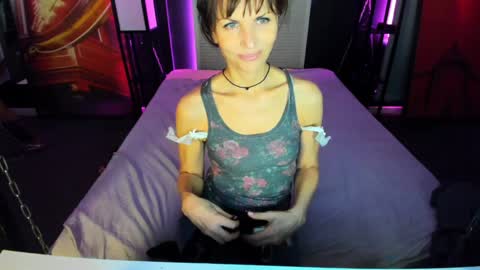 Snapshot of elizabe_th chatting on 01/30/25, 03:55 Elizabethangel online show from 01/30/25, 03:55