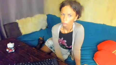 Elizabethangel online show from 05/10/26, 10:37