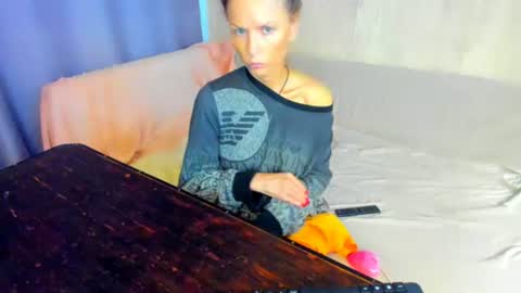 Snapshot of elizabe_th chatting on 07/12/26, 01:29 Elizabethangel online show from 07/12/26, 01:29