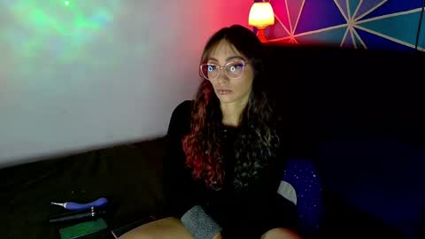 elizabeht_911 online show from 04/14/26, 09:32