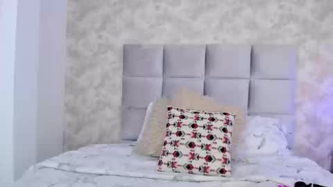 Elizabeth online show from 09/22/25, 08:33