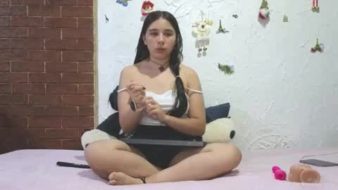 Snapshot of elizabeth_evanz chatting on 01/31/25, 12:50 elizabeth online show from 01/31/25, 12:50