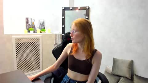 Snapshot of elizabeth_harpper chatting on 02/12/25, 11:18 Elizabeth online show from 02/12/25, 11:18