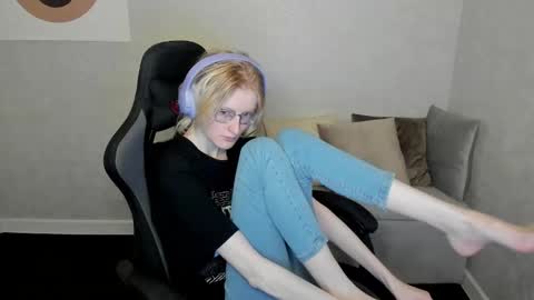 Snapshot of elizabeth_harpper chatting on 09/26/25, 01:20 Elizabeth online show from 09/26/25, 01:20