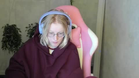 Elizabeth online show from 11/27/25, 12:46