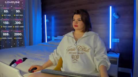 Snapshot of elizabeth_hottie chatting on 09/27/25, 11:43 Elizabeth online show from 09/27/25, 11:43