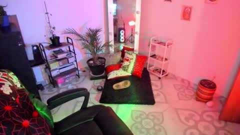 Snapshot of elizabeth_martinez98 chatting on 11/27/25, 10:45 Elizabeth Martinez online show from 11/27/25, 10:45