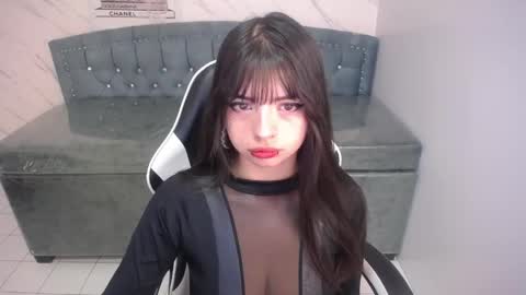 Elizabeth online show from 05/01/26, 01:16